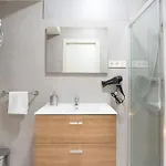 Incredible Luxury Location In Puerto Banus For Families شقة *