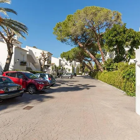 Incredible Luxury Location In Puerto Banus For Families Daire